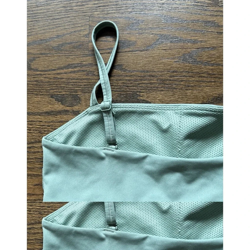 Nike Womens Dri-FIT Indy Light-Support Sports Bra Mint Green DC5553-006 Medium
